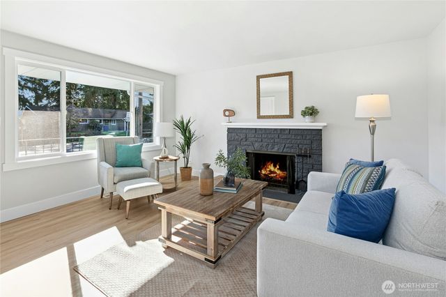 16326 Lake Hills Boulevard, Bellevue, WA 98008