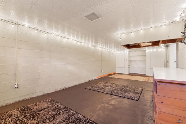 830 S CHICAGO, Hot Springs, SD 57747