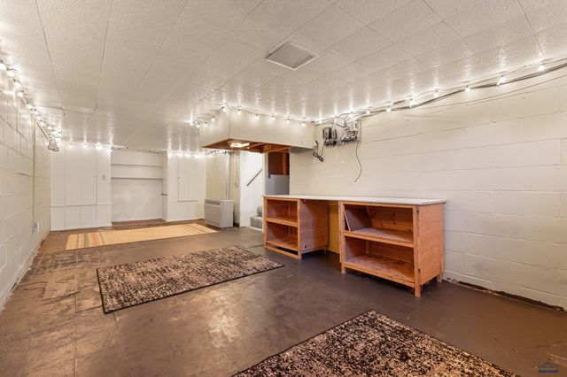 830 S CHICAGO, Hot Springs, SD 57747