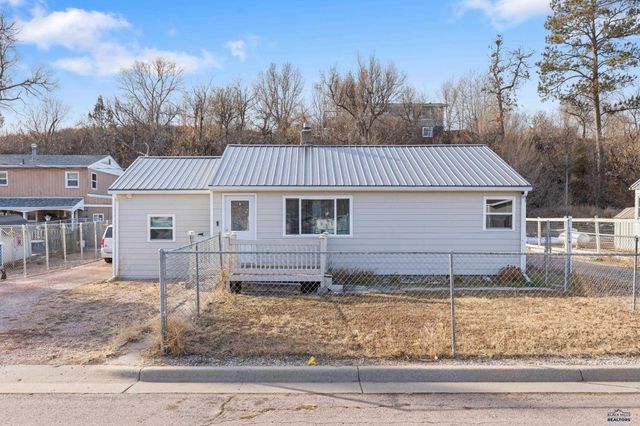 830 S CHICAGO, Hot Springs, SD 57747