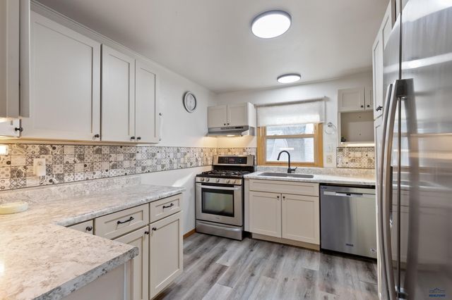830 S CHICAGO, Hot Springs, SD 57747
