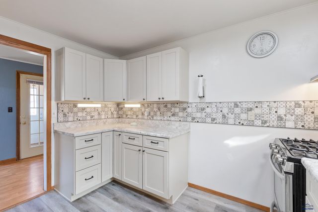 830 S CHICAGO, Hot Springs, SD 57747