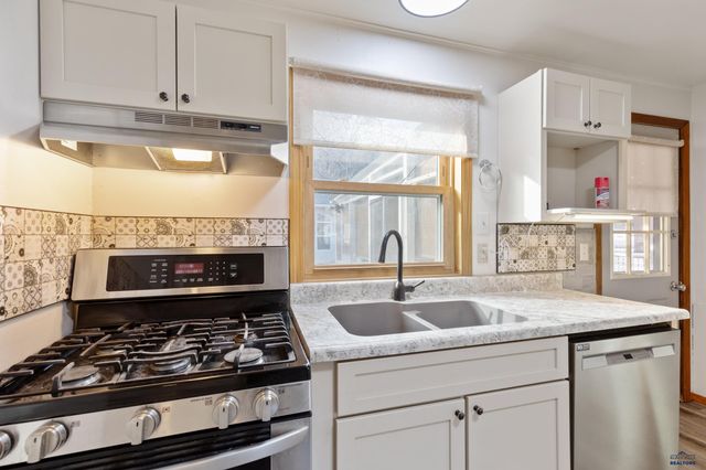 830 S CHICAGO, Hot Springs, SD 57747