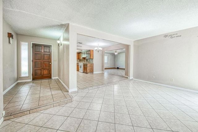 4355 W Shields Avenue, Fresno, CA 93722