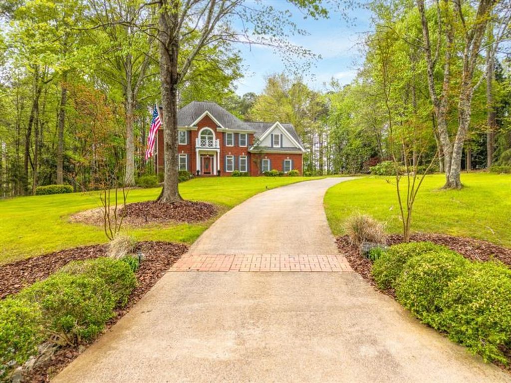 4880 Rosewood Lake Drive, Cumming, GA 30040