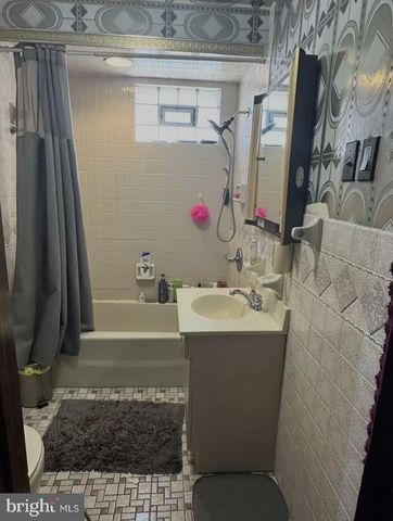 8072 CRAIG ST, Philadelphia, PA 19136