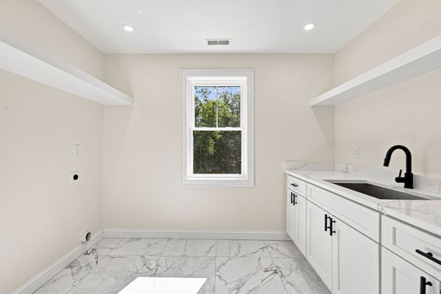 2 Berthold St, Saugus, MA 01906