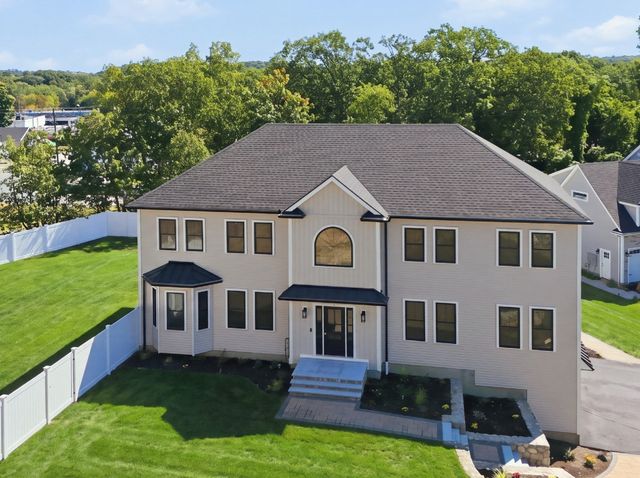 2 Berthold St, Saugus, MA 01906