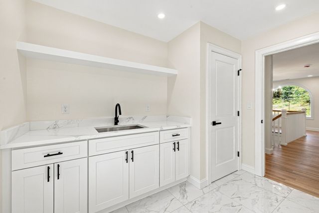 2 Berthold St, Saugus, MA 01906