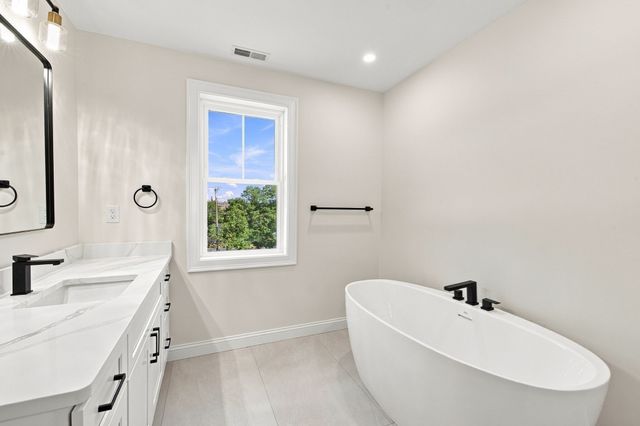 2 Berthold St, Saugus, MA 01906