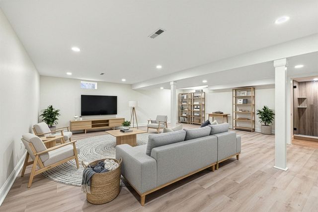 2 Berthold St, Saugus, MA 01906
