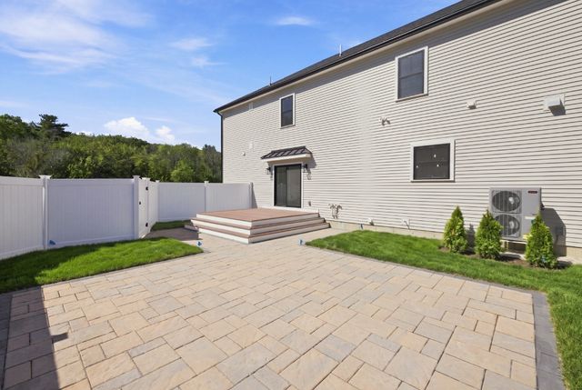 2 Berthold St, Saugus, MA 01906