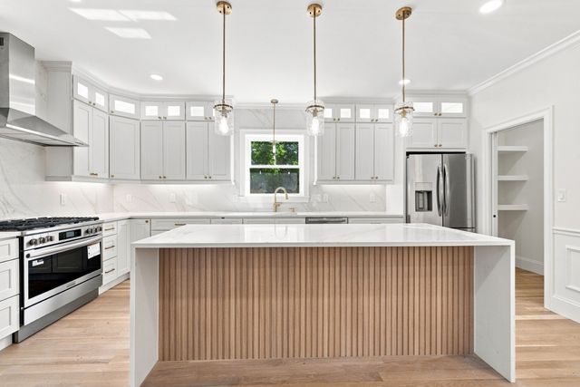 2 Berthold St, Saugus, MA 01906