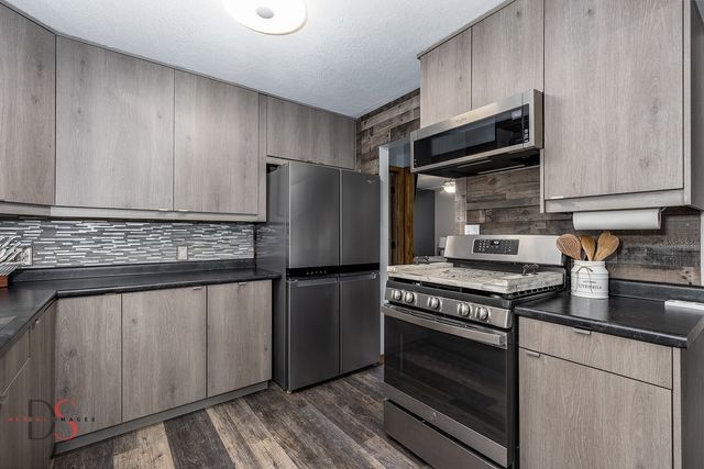 806 Bratton Avenue, Marseilles, IL 61341