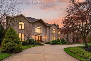 8657 Marquette Drive, Grosse Ile Township, MI 48138