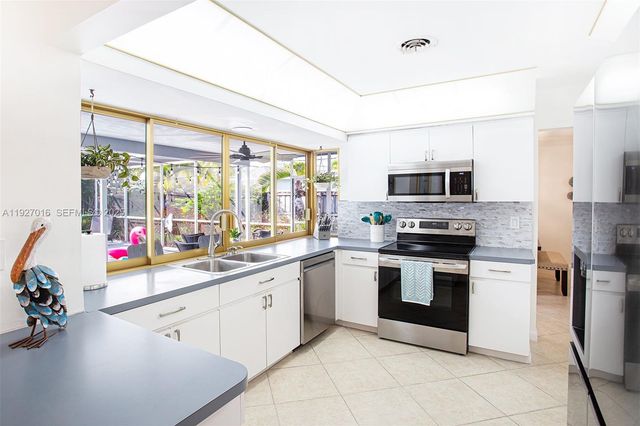 4316 Jackson St, Hollywood, FL 33021