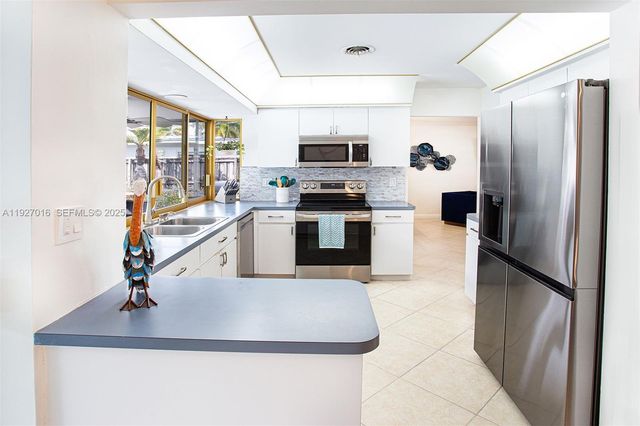 4316 Jackson St, Hollywood, FL 33021