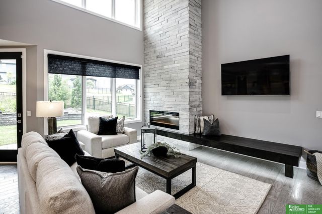 7267 N 172nd Street, Bennington, NE 68007