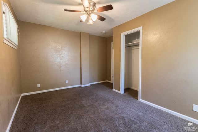 1935 Lincoln Drive, Manhattan, KS 66502