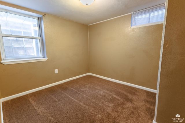 1935 Lincoln Drive, Manhattan, KS 66502