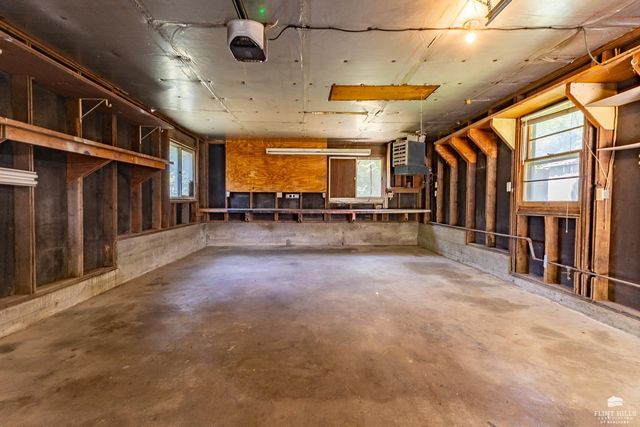 1935 Lincoln Drive, Manhattan, KS 66502