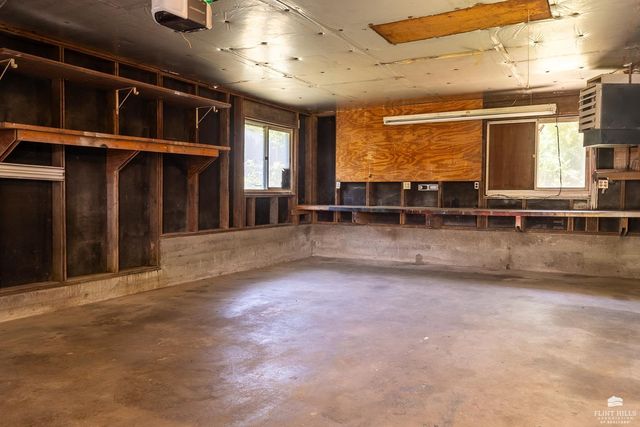 1935 Lincoln Drive, Manhattan, KS 66502
