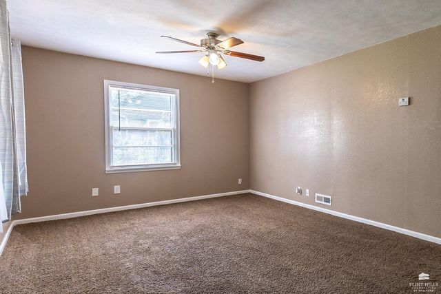 1935 Lincoln Drive, Manhattan, KS 66502