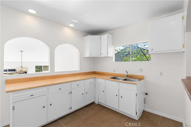 634 E Walnut, Burbank, CA 91501
