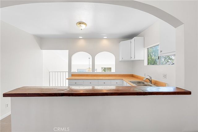 634 E Walnut, Burbank, CA 91501