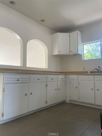 634 E Walnut, Burbank, CA 91501