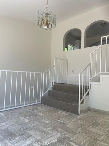 634 E Walnut, Burbank, CA 91501