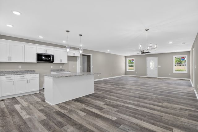 6 Monks Rd, Fayetteville, TN 37334