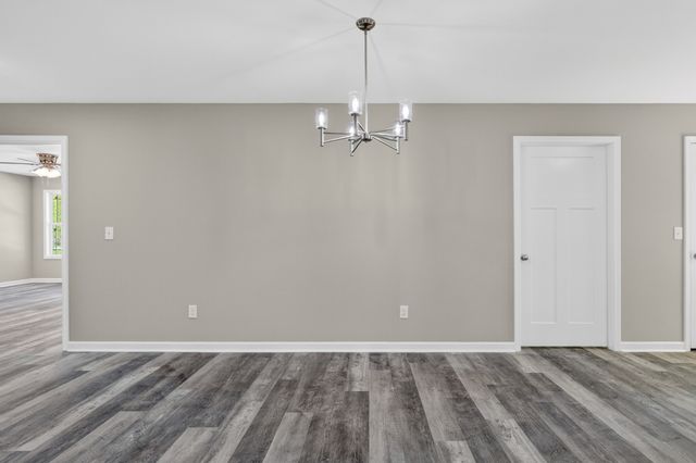 6 Monks Rd, Fayetteville, TN 37334
