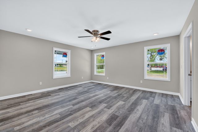 6 Monks Rd, Fayetteville, TN 37334