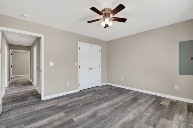 6 Monks Rd, Fayetteville, TN 37334