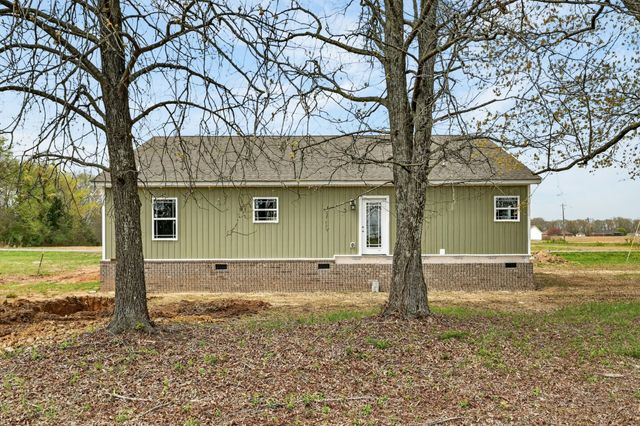 6 Monks Rd, Fayetteville, TN 37334
