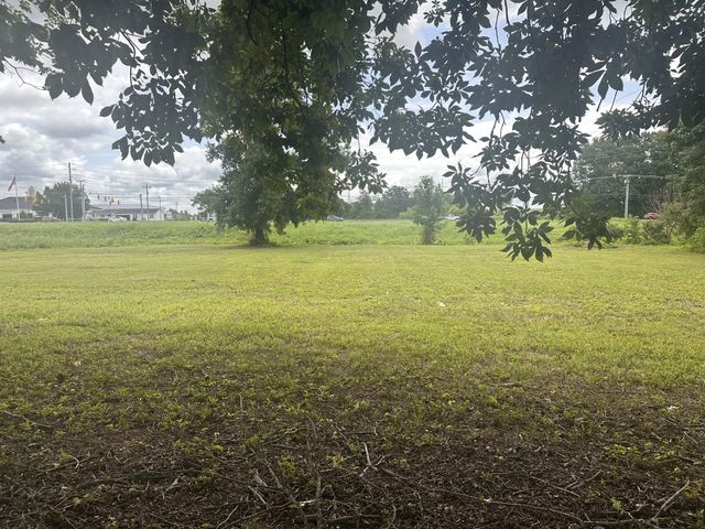 6 Monks Rd, Fayetteville, TN 37334