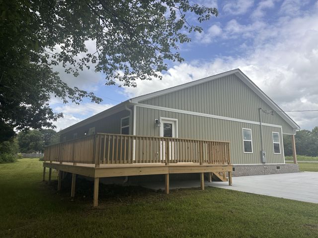 6 Monks Rd, Fayetteville, TN 37334
