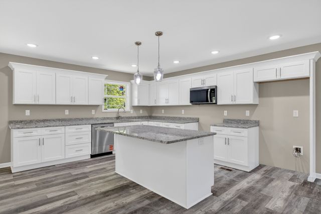 6 Monks Rd, Fayetteville, TN 37334