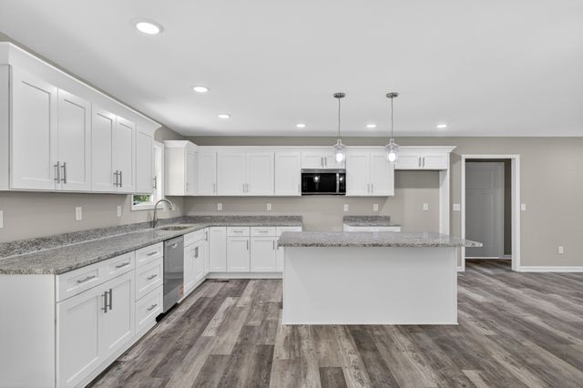 6 Monks Rd, Fayetteville, TN 37334