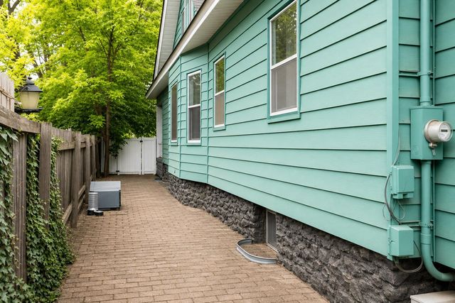 1208 W 14TH Ave, Spokane, WA 99204