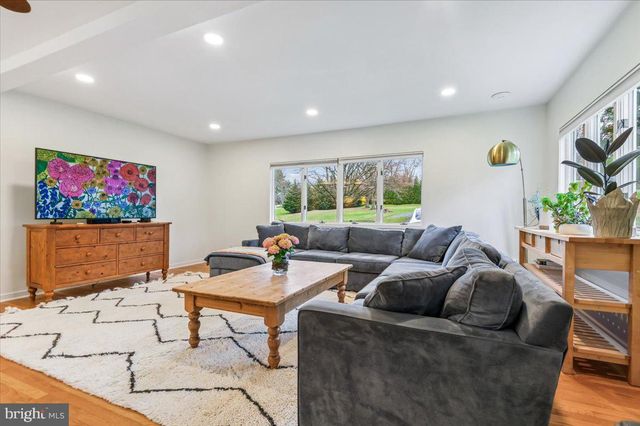 308 W WIND RD, Towson, MD 21204