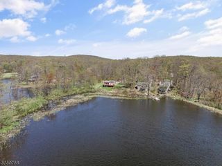 27 Canal St, Vernon Twp., NJ 07422