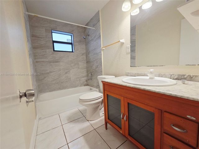 4004 SW 20 ST, West Park, FL 33023