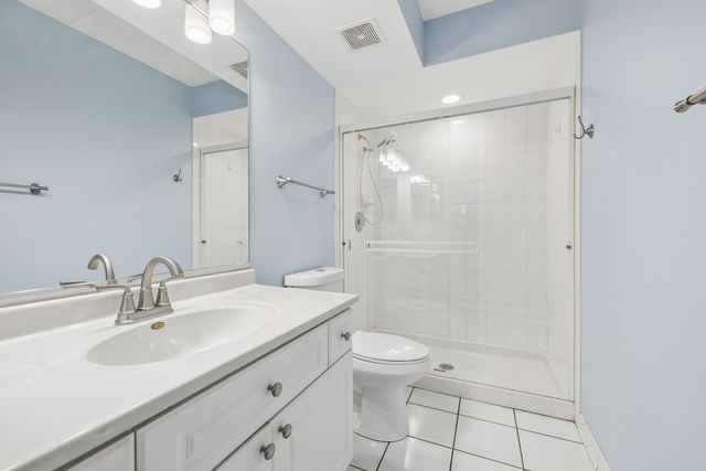5 S Pine Street 405B, Mount Prospect, IL 60056