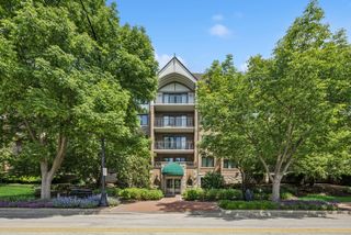 5 S Pine Street 405B, Mount Prospect, IL 60056