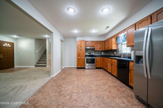 2455 N LAKELAND DRIVE, Columbia, MO 65202