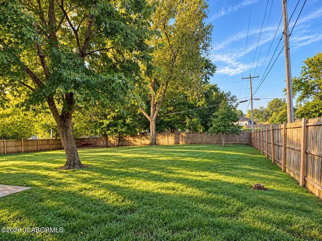 2455 N LAKELAND DRIVE, Columbia, MO 65202