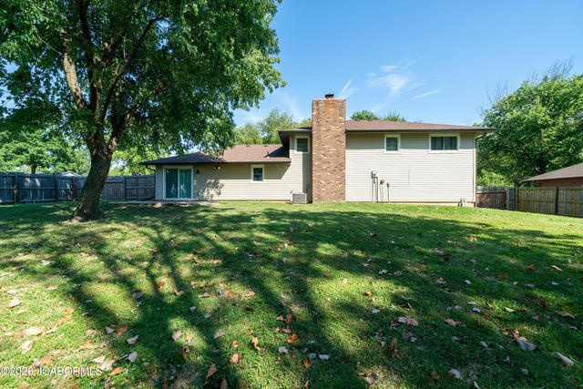 2455 N LAKELAND DRIVE, Columbia, MO 65202
