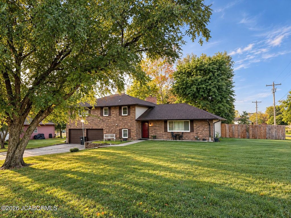 2455 N LAKELAND DRIVE, Columbia, MO 65202